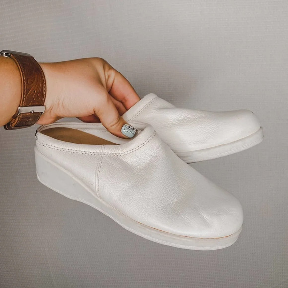Cobbie‎ Cuddlers | White Clogs Slip On 6.5 Comfort - Picture 1 of 6